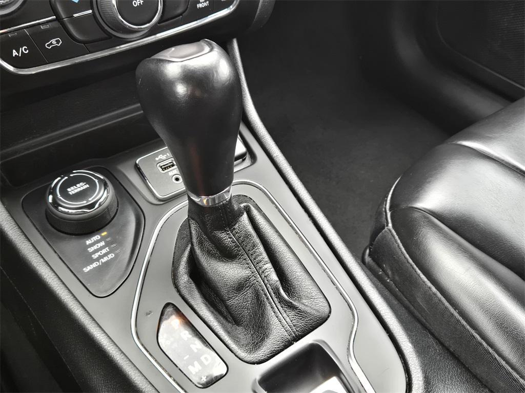 used 2022 Jeep Cherokee car, priced at $22,756