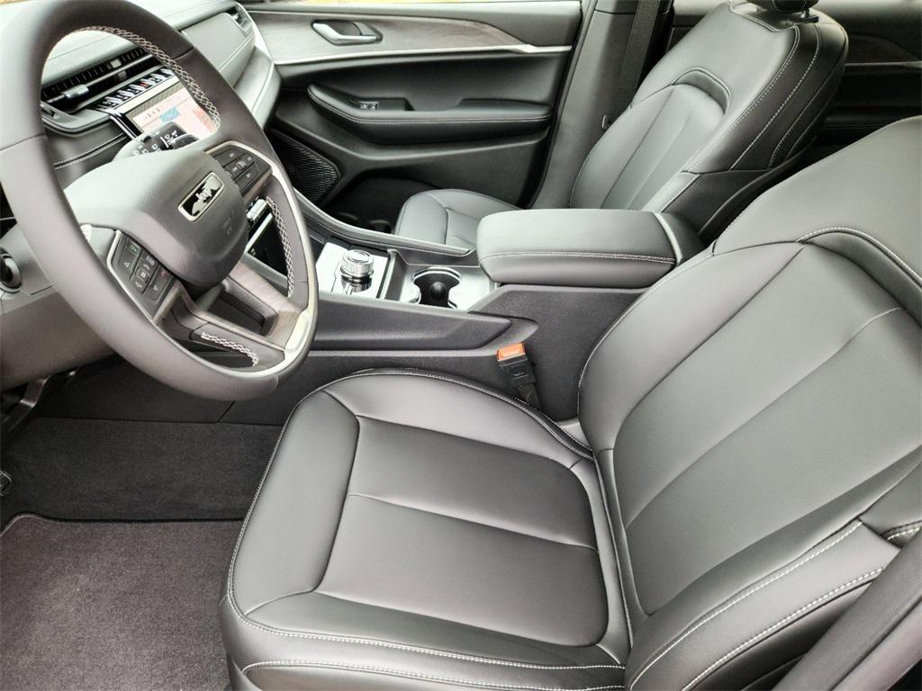 new 2025 Jeep Grand Cherokee car, priced at $43,143