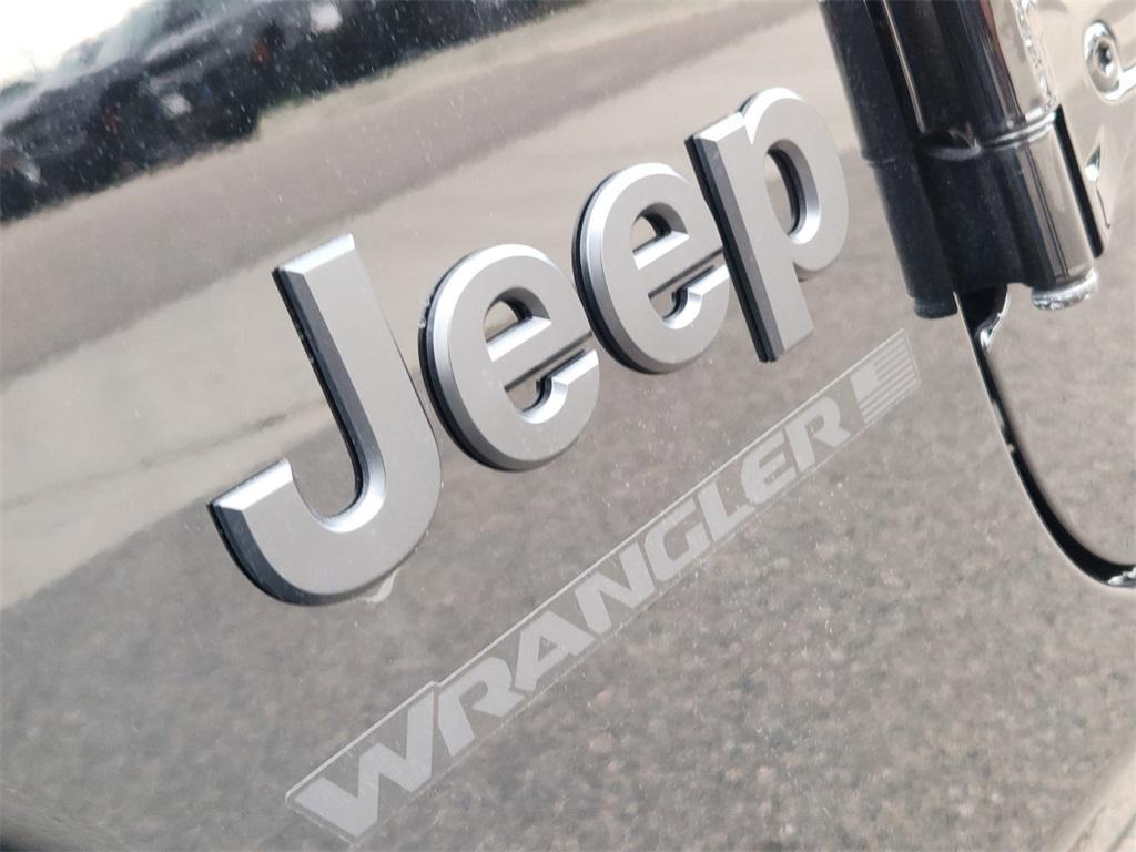 new 2025 Jeep Wrangler car, priced at $48,039