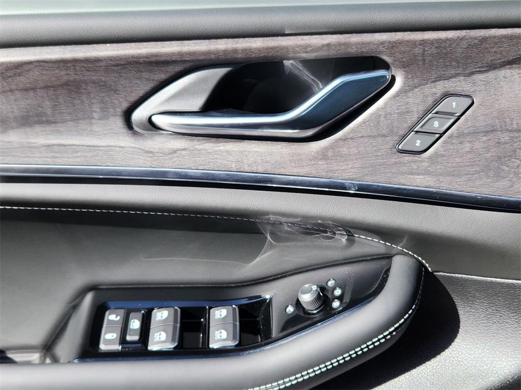 new 2025 Jeep Grand Cherokee L car, priced at $53,724