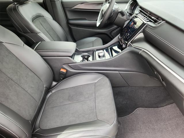 new 2025 Jeep Grand Cherokee car, priced at $44,618