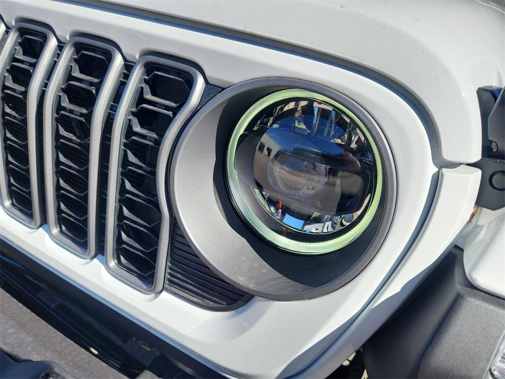 new 2025 Jeep Gladiator car, priced at $53,555