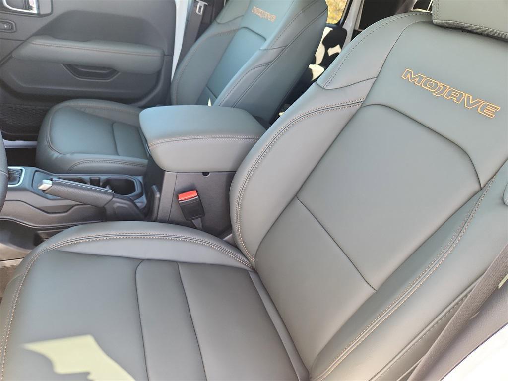 new 2025 Jeep Gladiator car, priced at $53,555