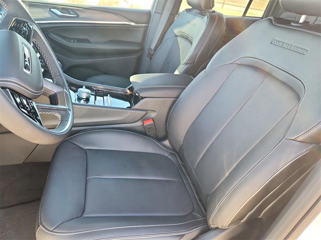 new 2025 Jeep Grand Cherokee car, priced at $55,336