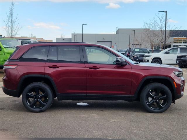 new 2025 Jeep Grand Cherokee car, priced at $43,924