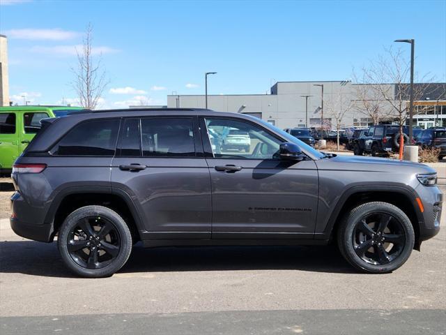 new 2025 Jeep Grand Cherokee car, priced at $43,720