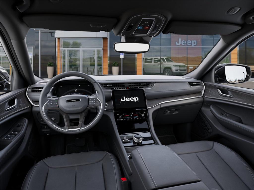 new 2025 Jeep Grand Cherokee car, priced at $43,331
