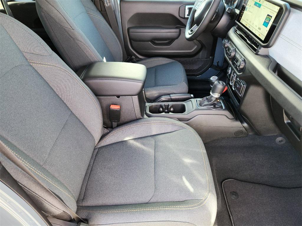 new 2025 Jeep Wrangler car, priced at $47,475