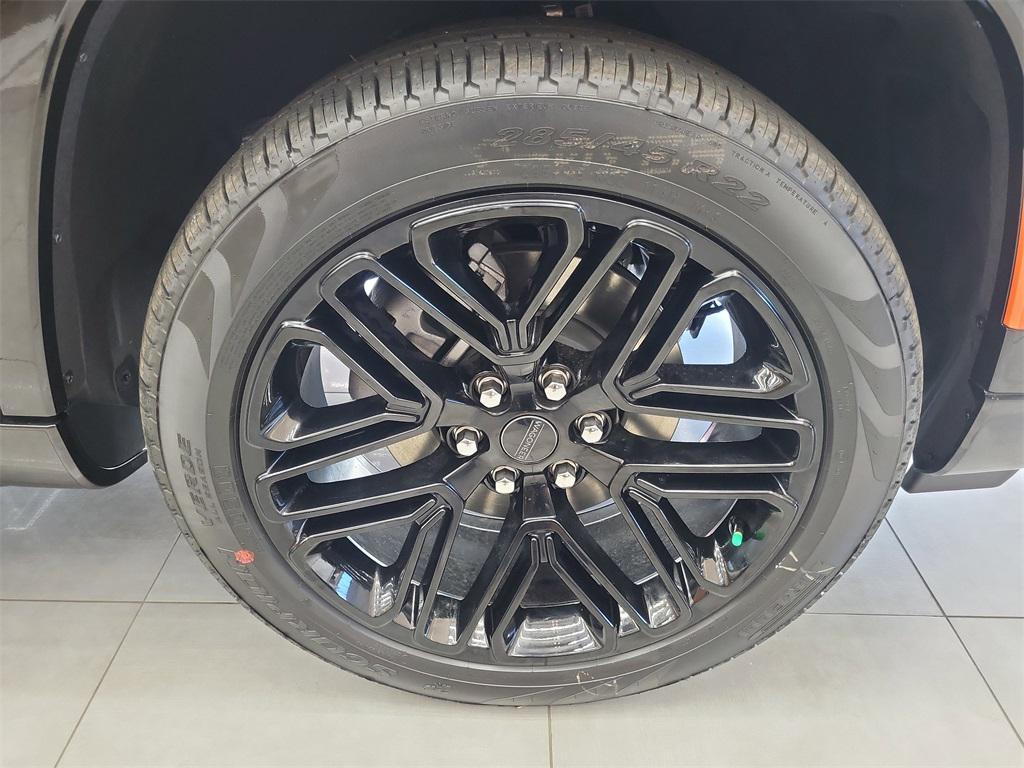 new 2025 Jeep Wagoneer L car, priced at $77,550