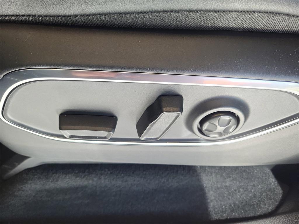 new 2025 Jeep Wagoneer L car, priced at $77,550