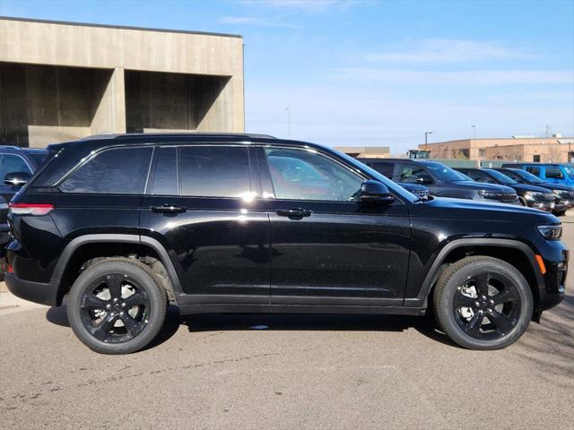 new 2025 Jeep Grand Cherokee car, priced at $52,236