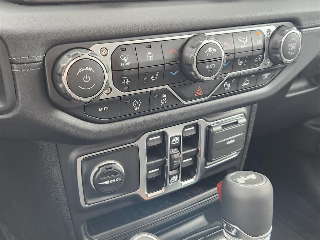 new 2025 Jeep Wrangler car, priced at $52,697