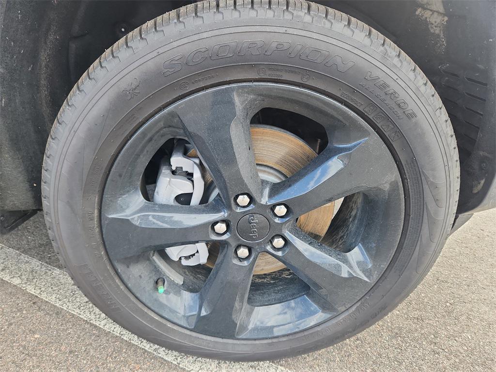 new 2025 Jeep Grand Cherokee L car, priced at $49,304