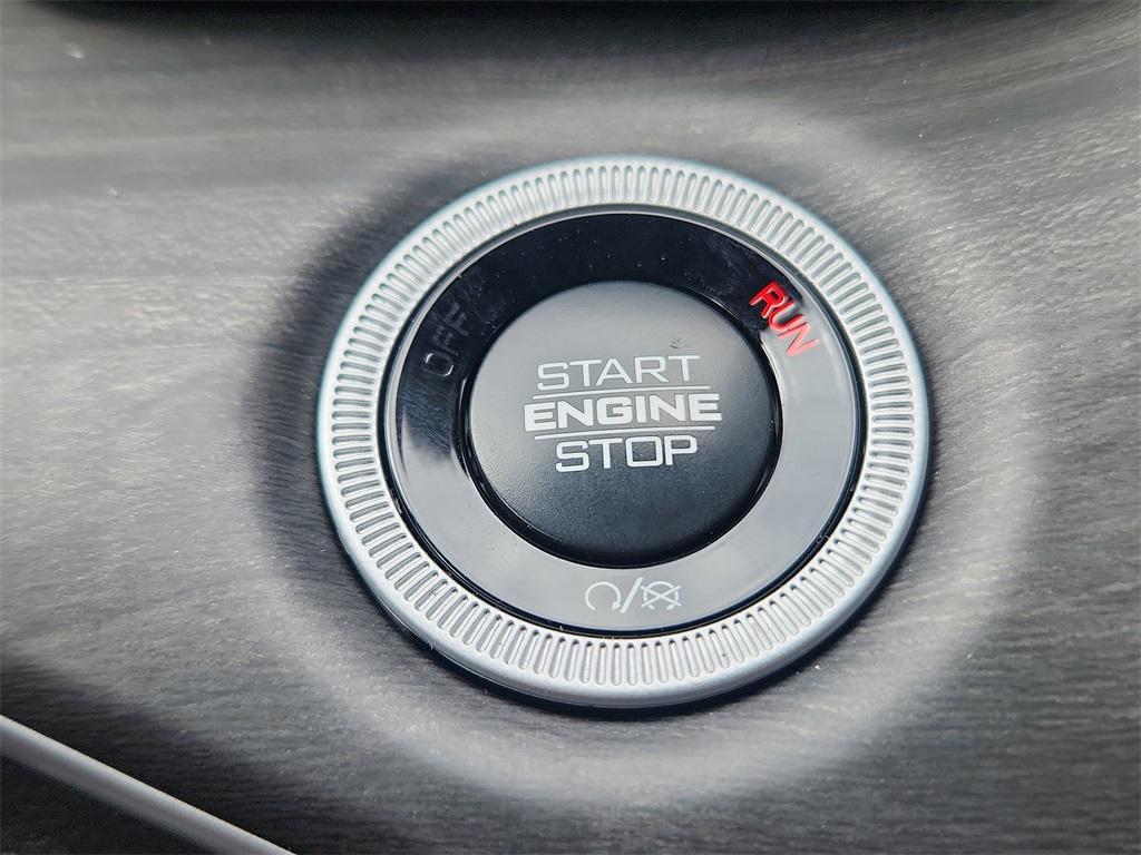 new 2025 Jeep Grand Cherokee L car, priced at $49,304