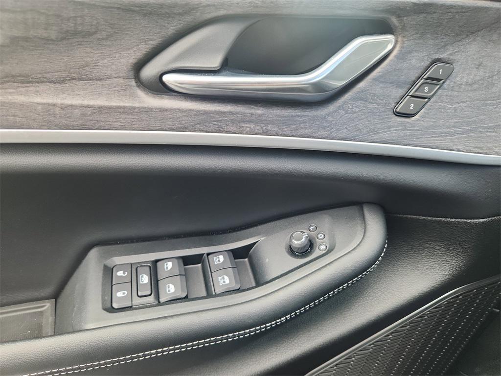 new 2025 Jeep Grand Cherokee L car, priced at $49,304