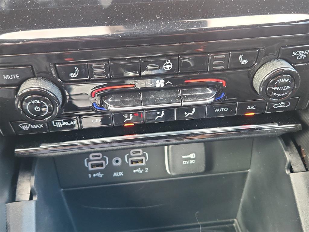 new 2025 Jeep Grand Cherokee L car, priced at $49,304