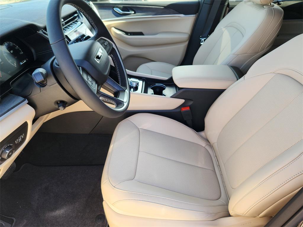 new 2025 Jeep Grand Cherokee car, priced at $47,256