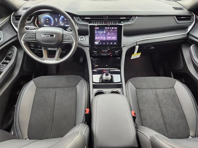 new 2025 Jeep Grand Cherokee car, priced at $38,786