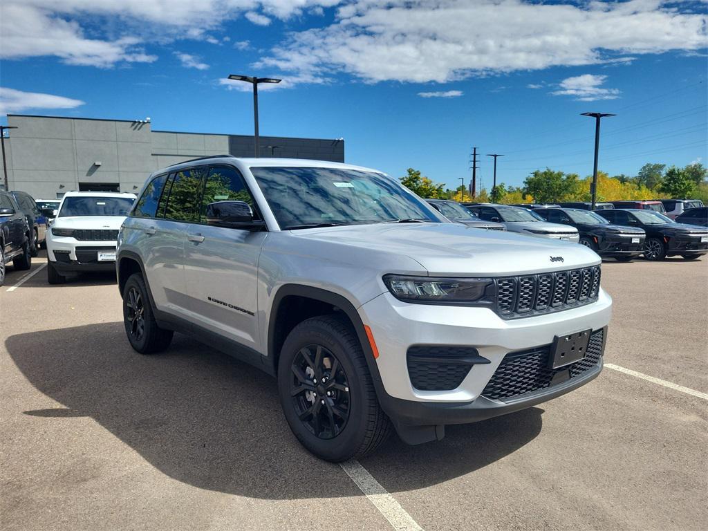 new 2025 Jeep Grand Cherokee car, priced at $39,018