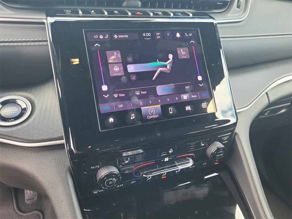 new 2025 Jeep Grand Cherokee car, priced at $39,018