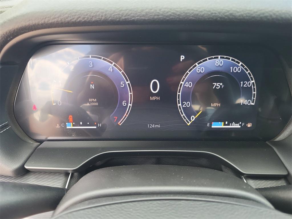 new 2025 Jeep Grand Cherokee car, priced at $39,018