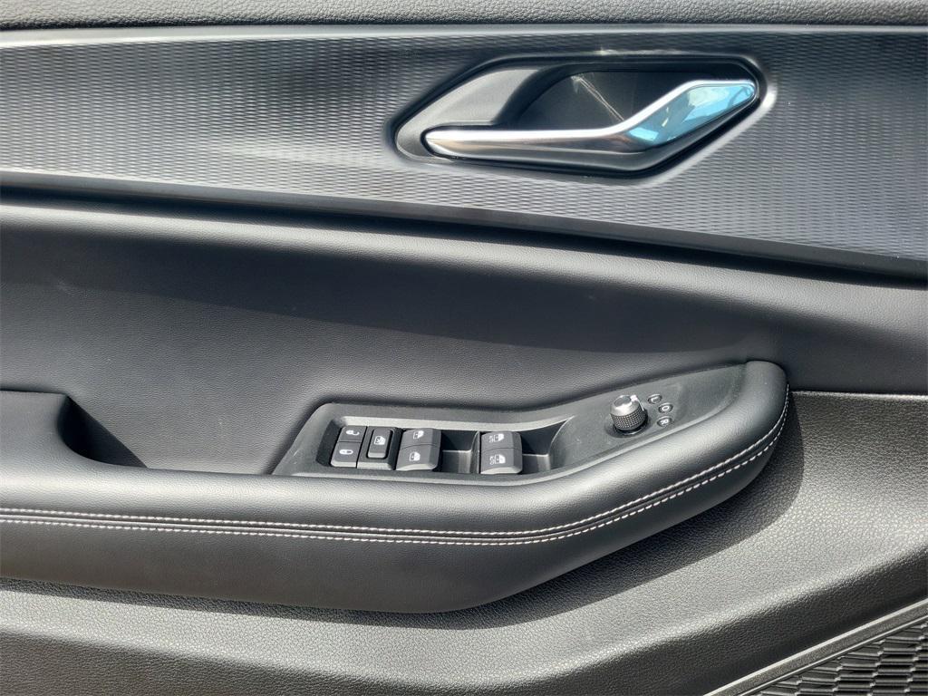 new 2025 Jeep Grand Cherokee car, priced at $39,018