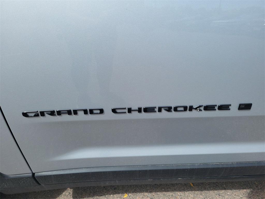 new 2025 Jeep Grand Cherokee car, priced at $39,018