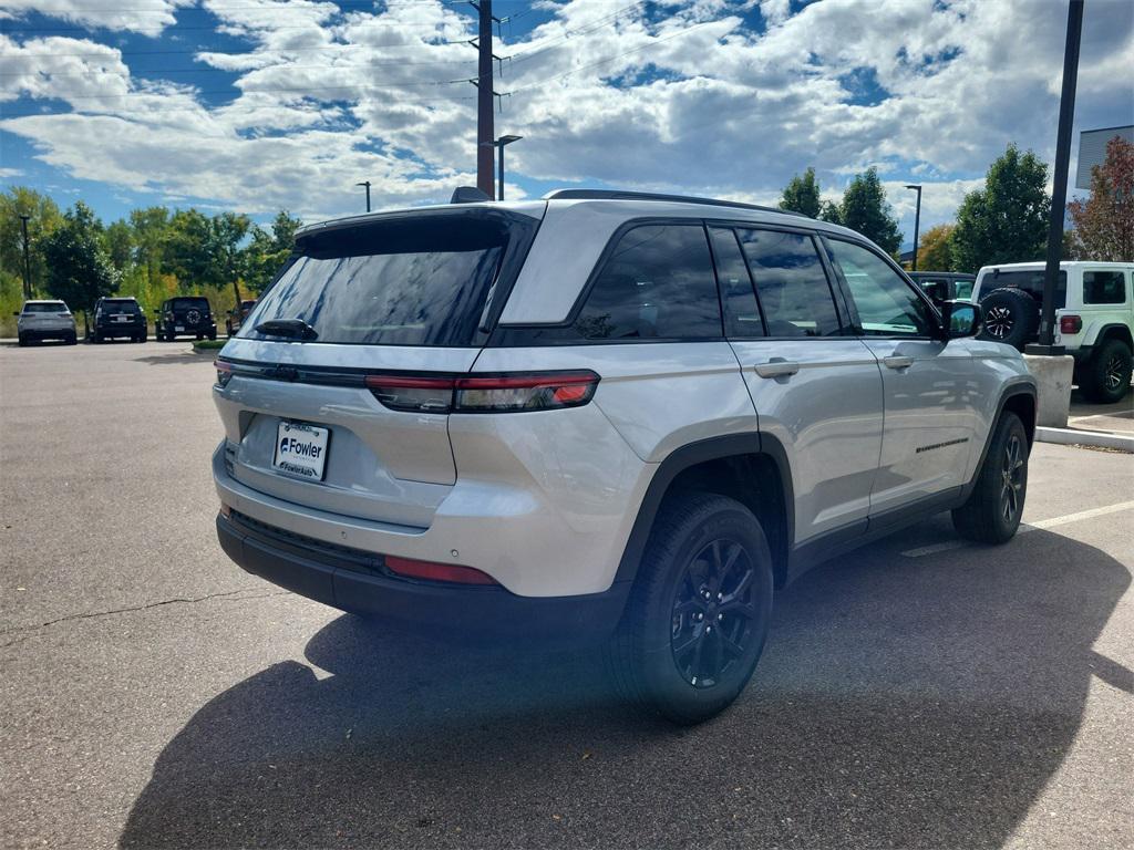 new 2025 Jeep Grand Cherokee car, priced at $39,018
