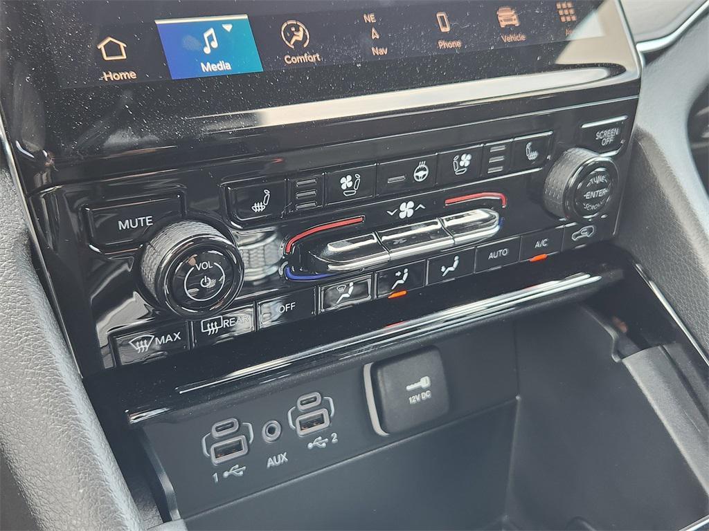 new 2025 Jeep Grand Cherokee car, priced at $54,089