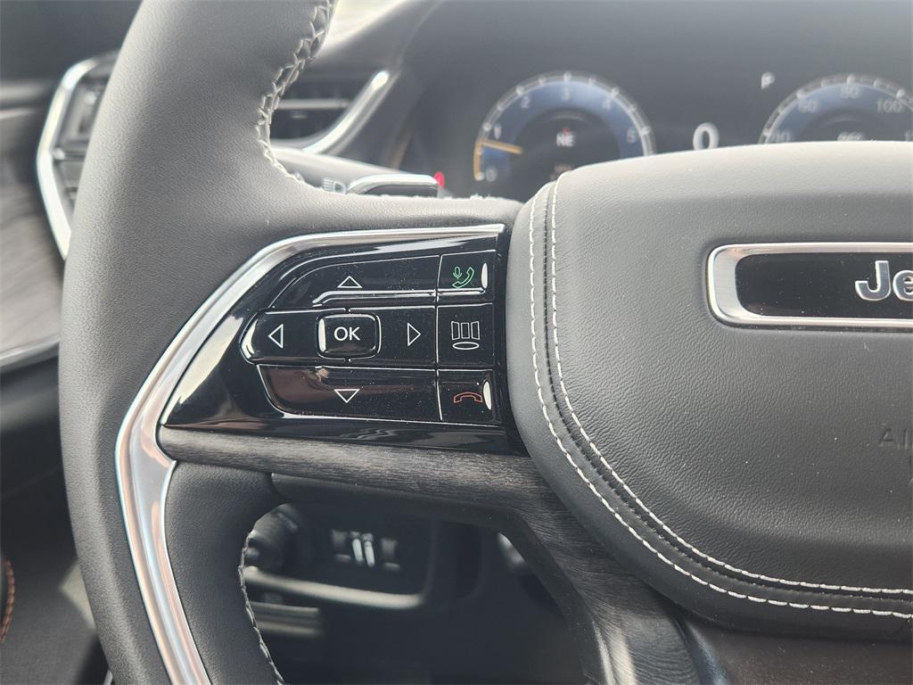 new 2025 Jeep Grand Cherokee car, priced at $54,089