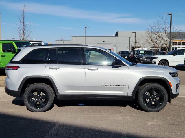 new 2025 Jeep Grand Cherokee car, priced at $42,245