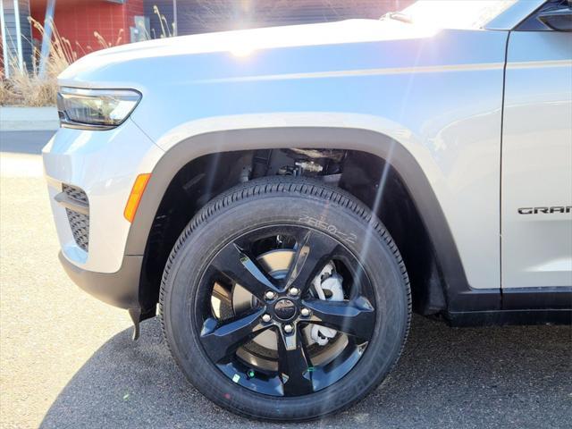 new 2025 Jeep Grand Cherokee car, priced at $42,245