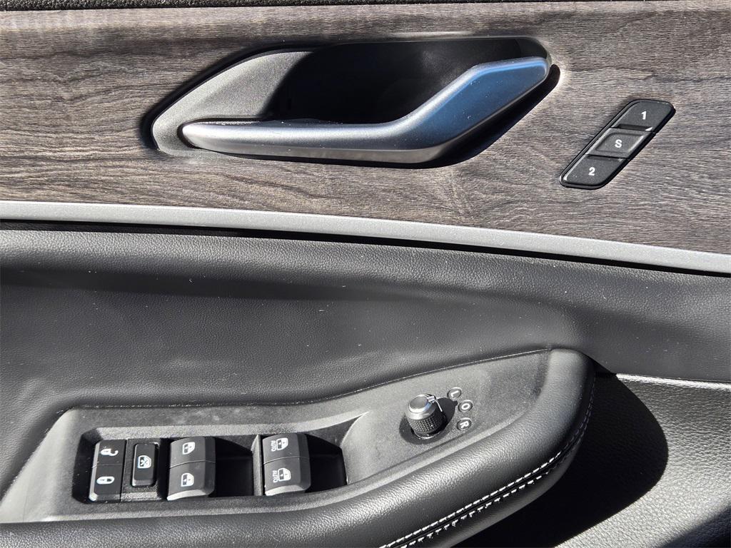 used 2023 Jeep Grand Cherokee car, priced at $31,800