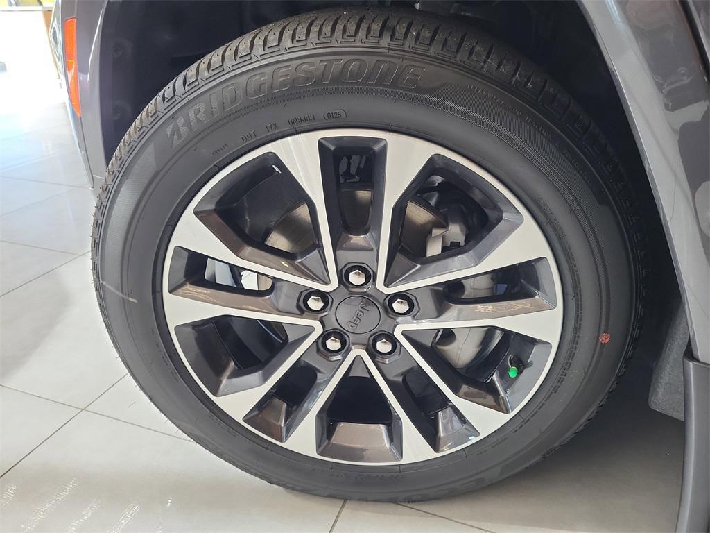 new 2025 Jeep Grand Cherokee car, priced at $54,485