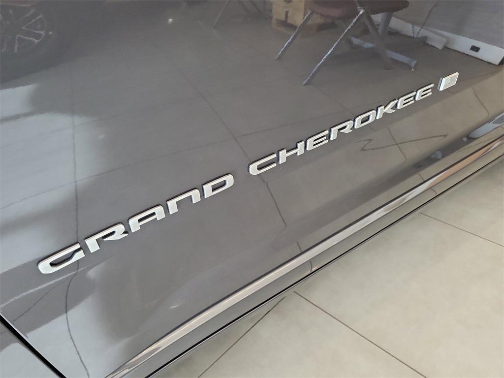 new 2025 Jeep Grand Cherokee car, priced at $54,485