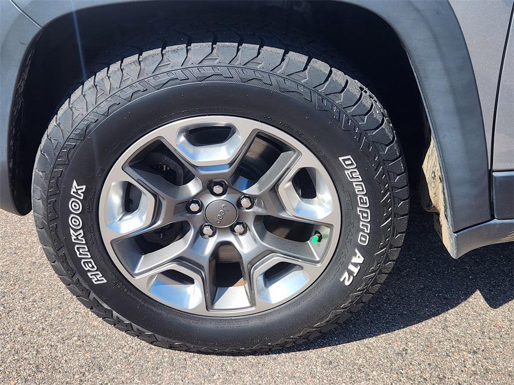 used 2019 Jeep Cherokee car, priced at $18,906