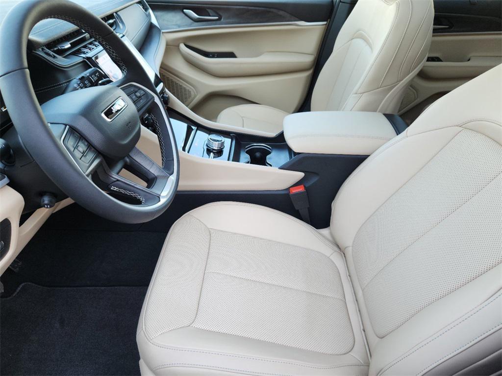 new 2025 Jeep Grand Cherokee car, priced at $47,719