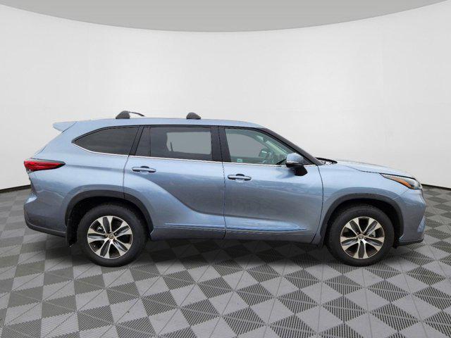 used 2023 Toyota Highlander car, priced at $39,463