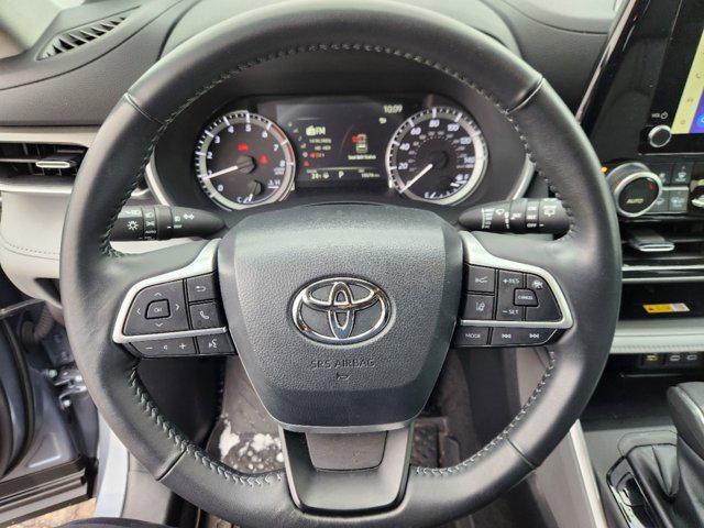 used 2023 Toyota Highlander car, priced at $38,919