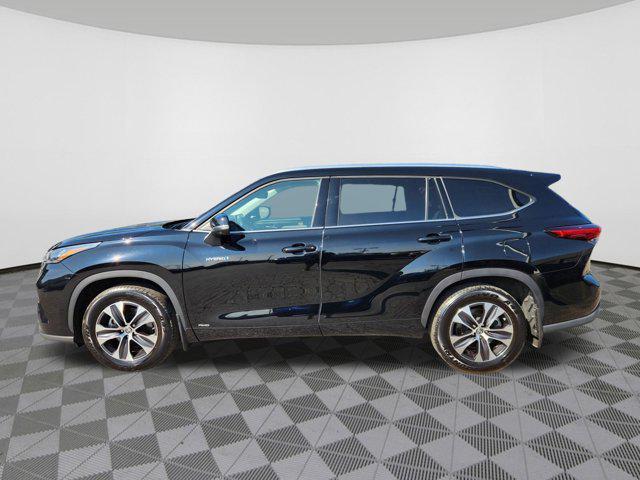 used 2020 Toyota Highlander Hybrid car, priced at $29,515