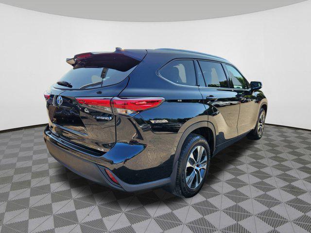 used 2020 Toyota Highlander Hybrid car, priced at $29,515