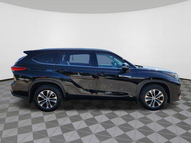 used 2020 Toyota Highlander Hybrid car, priced at $29,515