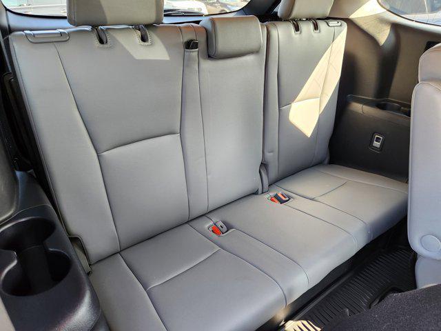 used 2020 Toyota Highlander Hybrid car, priced at $29,515