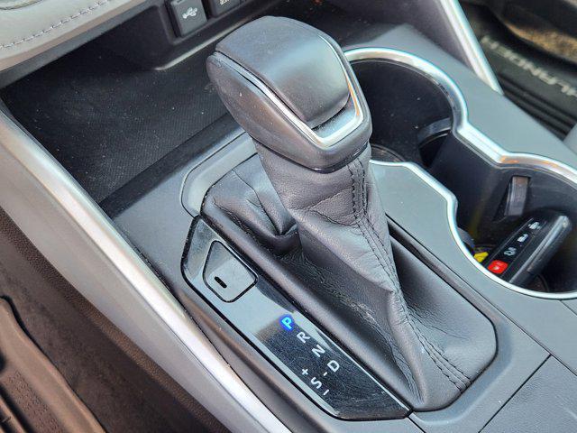 used 2020 Toyota Highlander Hybrid car, priced at $29,515