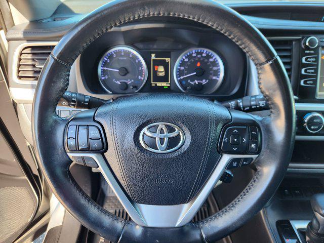 used 2019 Toyota Highlander car, priced at $19,391