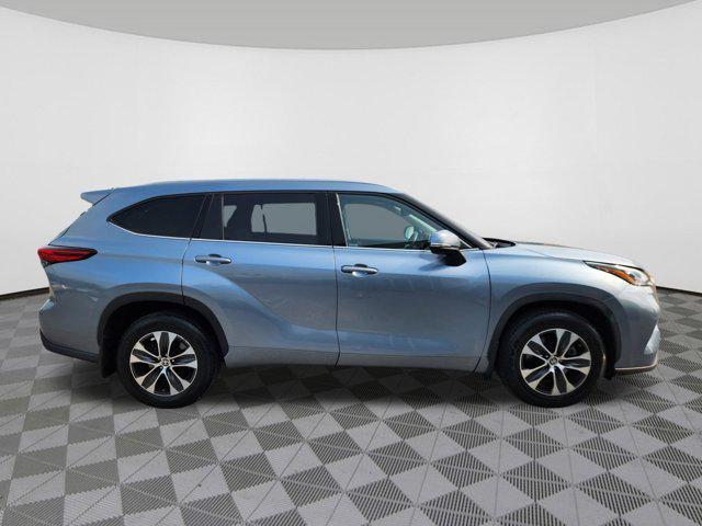 used 2020 Toyota Highlander car, priced at $29,919
