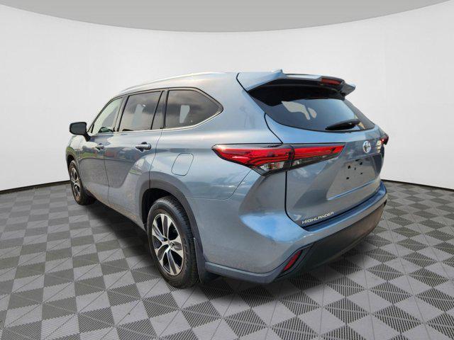 used 2020 Toyota Highlander car, priced at $29,919