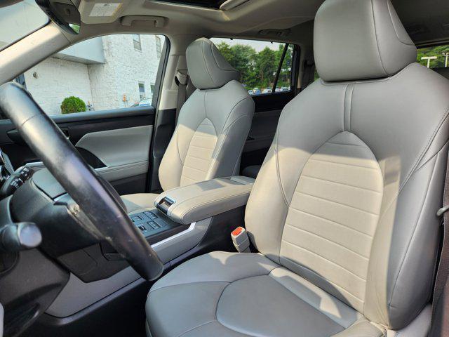 used 2020 Toyota Highlander car, priced at $29,919