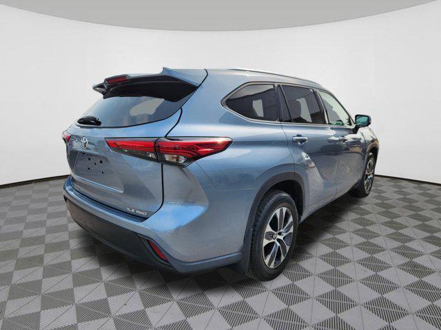 used 2020 Toyota Highlander car, priced at $29,919