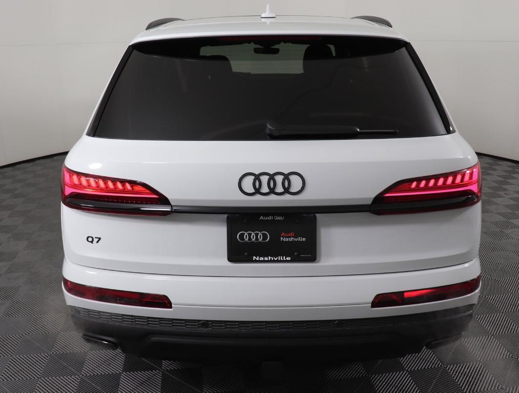 new 2025 Audi Q7 car, priced at $83,071